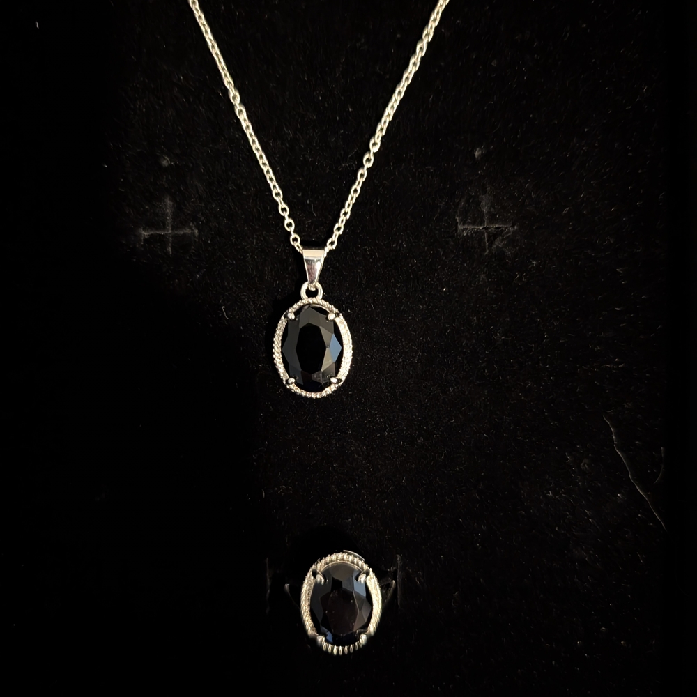 Elegant Black Pendant Necklace